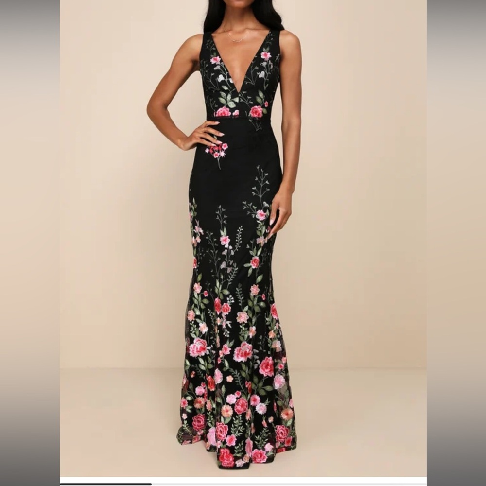 Soirée blossom black floral embroidered mermaid maxi dress